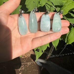 (One) random aquamarine pendant